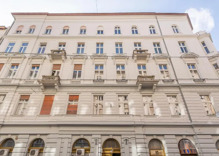 Milano Design Apartment City Center With Ac